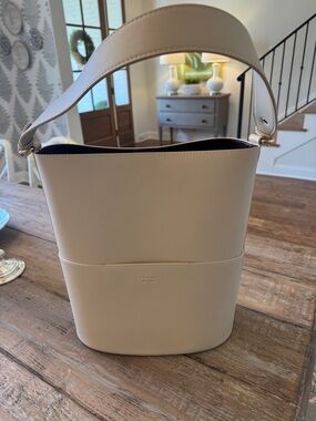 Freja New York tall leather tote. Ivory. Like new.